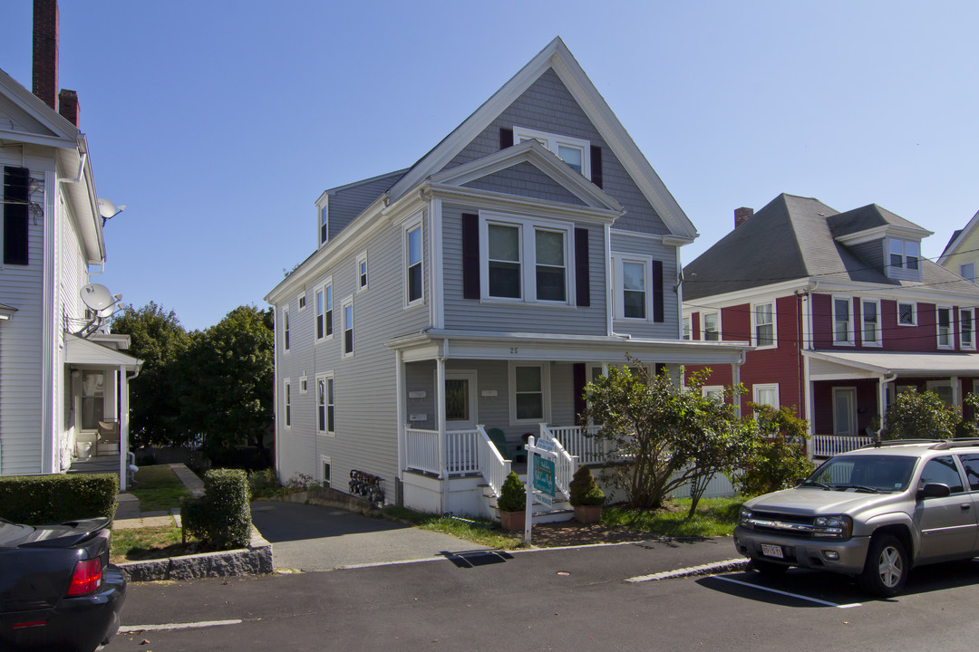 25 Elm St in Gloucester, MA - Foto de edificio