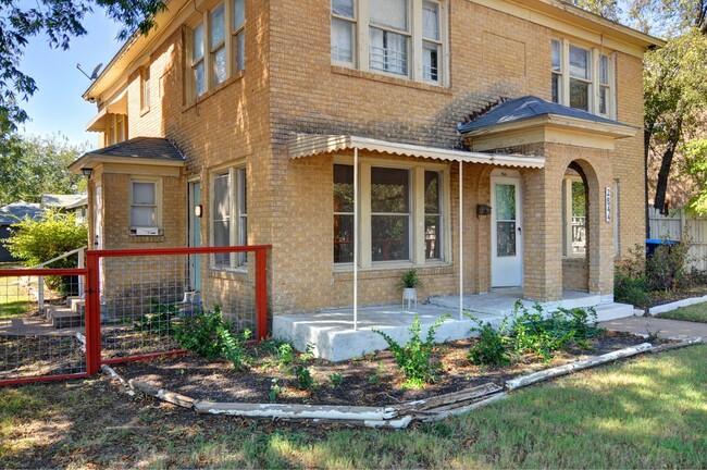 2844 Travis Ave in Fort Worth, TX - Building Photo - Building Photo