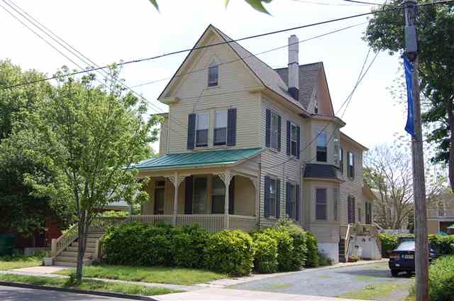 826 Washington St in Cape May, NJ - Building Photo