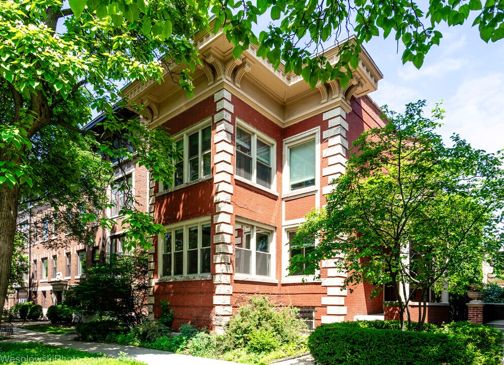 5121 S Ellis Ave in Chicago, IL - Building Photo