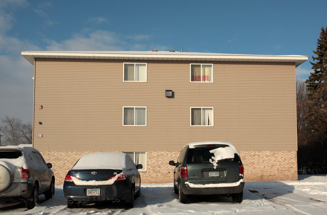 Somerset Ridge Apartments in Willmar, MN - Building Photo - Building Photo