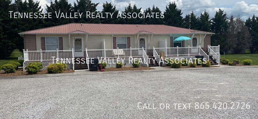 128 Herbert Heidel Rd in Wartburg, TN - Building Photo