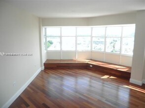 1881 Washington Ave, Unit # 14C in Miami Beach, FL - Foto de edificio - Building Photo