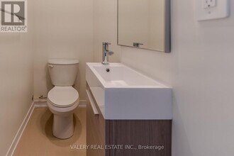 18 Grn Gdns Blvd in Toronto, ON - Building Photo - Building Photo