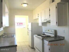 3558 E Glen Dr in El Paso, TX - Building Photo - Building Photo