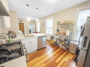 24 Suffolk St in Cambridge, MA - Building Photo - Building Photo