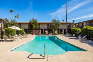 4701 N 68th St in Scottsdale, AZ - Building Photo