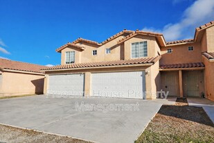 670 Bourbon St in Pahrump, NV - Building Photo