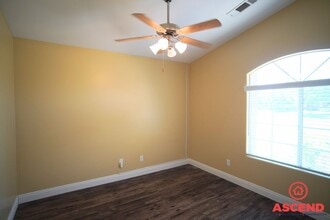 10318 Lerwick Ave in Bakersfield, CA - Building Photo - Building Photo