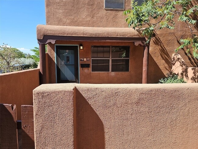 809 Don Diego Ave in Santa Fe, NM - Foto de edificio - Building Photo