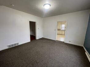 600 W Lincoln Ave in Oshkosh, WI - Building Photo - Building Photo