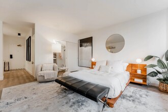 31 E Chestnut St in Chicago, IL - Building Photo - Building Photo