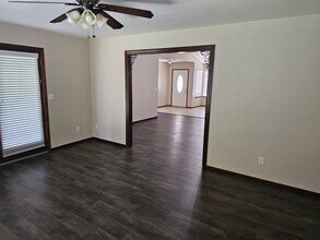 1724 E Ben Franklin Ave in Tulare, CA - Building Photo - Building Photo