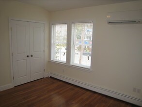 220 Massachusetts Ave, Unit 2 in Arlington, MA - Building Photo - Building Photo