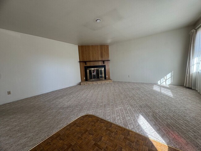 2000 S Richardson Ave in Roswell, NM - Building Photo - Building Photo