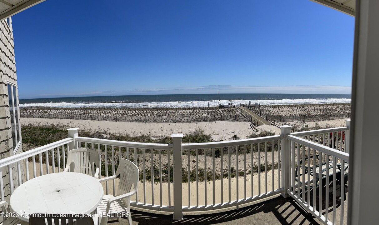 30 Dune Terrace in Seaside Heights, NJ - Building Photo