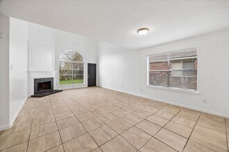 2414 Kenbridge Dr in Houston, TX - Building Photo - Building Photo