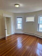 16 Peacevale Rd, Unit 16 Peacevale Rd in Boston, MA - Foto de edificio - Building Photo