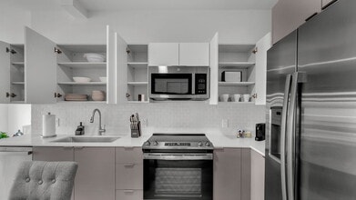 Hallandale City Center in Hallandale Beach, FL - Building Photo - Building Photo