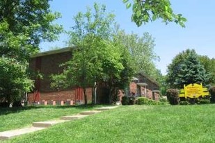 Gracely Gates Apartments in Cincinnati, OH - Building Photo