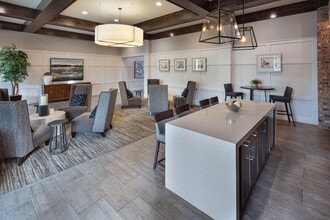 Vestavia Reserve in Vestavia, AL - Foto de edificio - Interior Photo