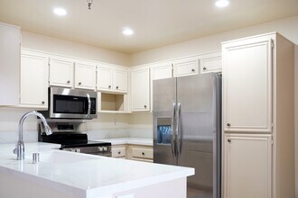 17161 Alva Rd in San Diego, CA - Foto de edificio - Building Photo