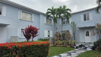 530 SW 10th St in Miami, FL - Building Photo - Building Photo