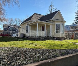 430 E Cherry St in Walla Walla, WA - Building Photo - Building Photo