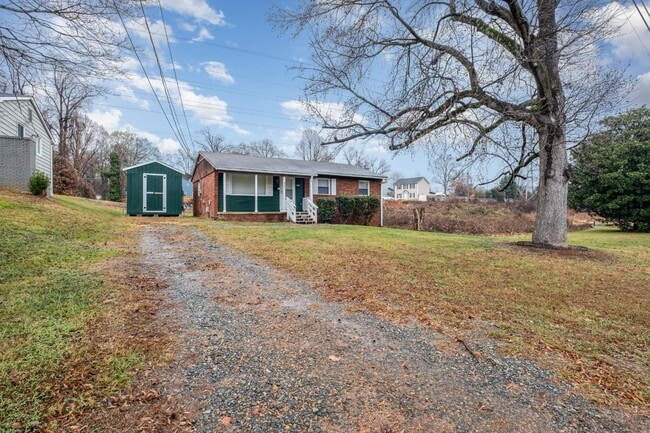 825 Norwood Dr in Charlotte, NC - Building Photo - Building Photo