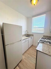 676 SW 2nd St in Miami, FL - Building Photo - Building Photo