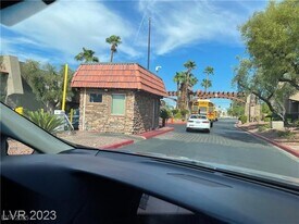 4390 Sandy River Dr in Las Vegas, NV - Building Photo