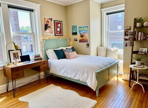 74 Egmont St in Brookline, MA - Building Photo - Building Photo