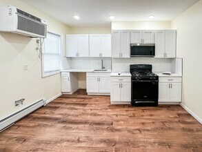 170 St Pauls Ave in Jersey City, NJ - Building Photo - Building Photo