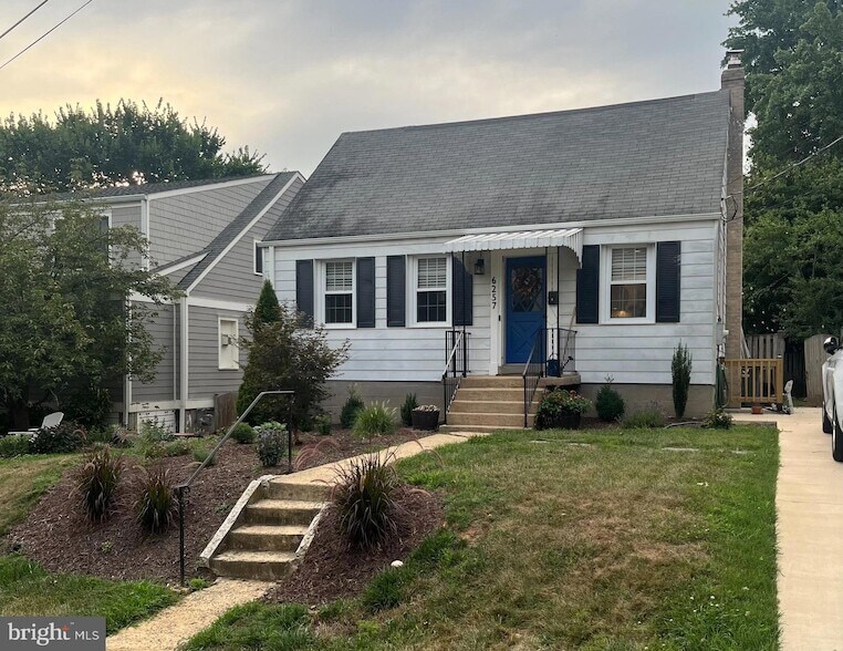 6257 18th St N in Arlington, VA - Building Photo