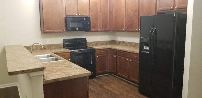 4308 Colindale Rd, Unit 206 in Chesapeake, VA - Building Photo - Building Photo