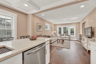 1540 Mystic Valley Pkwy in Medford, MA - Building Photo - Building Photo