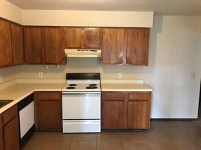 925 Turtle Creek Dr in Rogers, AR - Building Photo - Building Photo