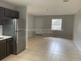 935 Tanager Rd, Unit C in Fort Walton Beach, FL - Building Photo