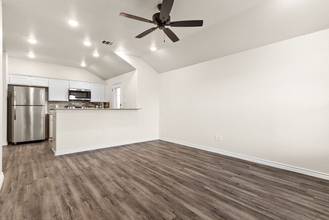 305 Lost Trl in Copperas Cove, TX - Building Photo - Building Photo