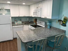 8600 Ridgewood Ave in Cape Canaveral, FL - Building Photo