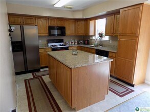 2616 Anthony Ct in Easton, PA - Building Photo - Building Photo