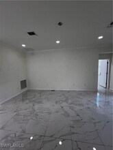 3669 Crimson Ln in Ft. Myers, FL - Foto de edificio - Building Photo