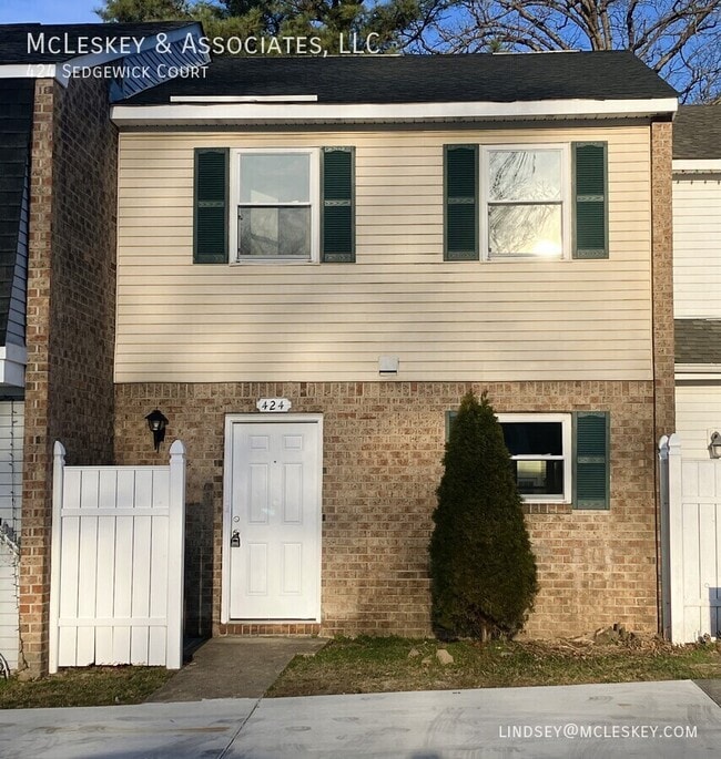 property at 424 Sedgewick Ct