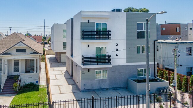 204 E 29th St in Los Angeles, CA - Building Photo - Building Photo