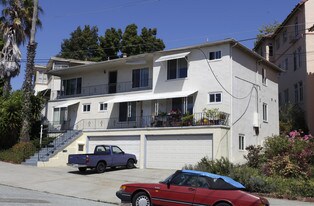 550-558 Capell St in Oakland, CA - Building Photo