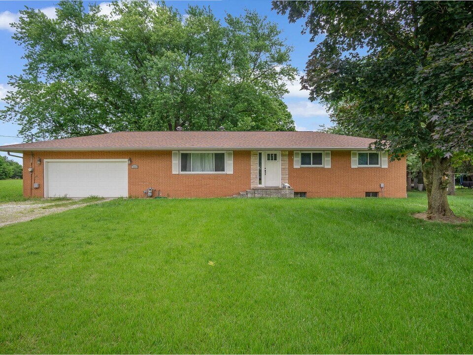 3660 Wanda Rd in Edwardsville, IL - Building Photo