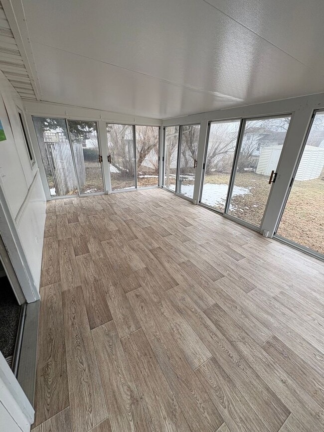 property at 1563 Oakwood Dr