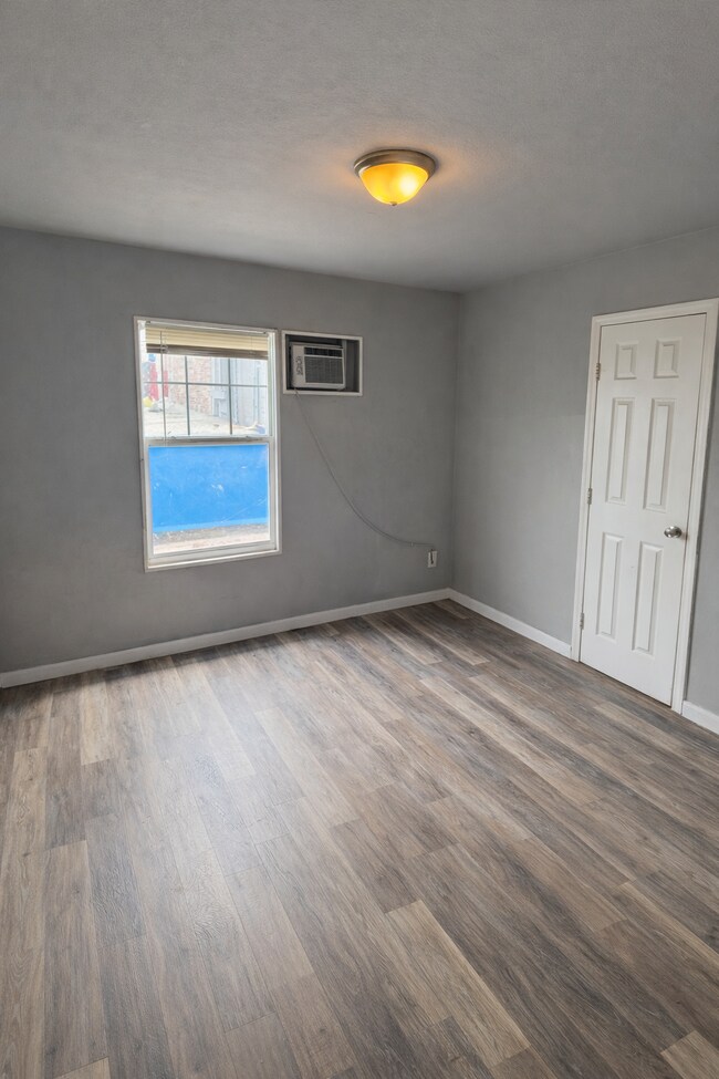 2108 SW 51st St in Oklahoma City, OK - Building Photo - Building Photo