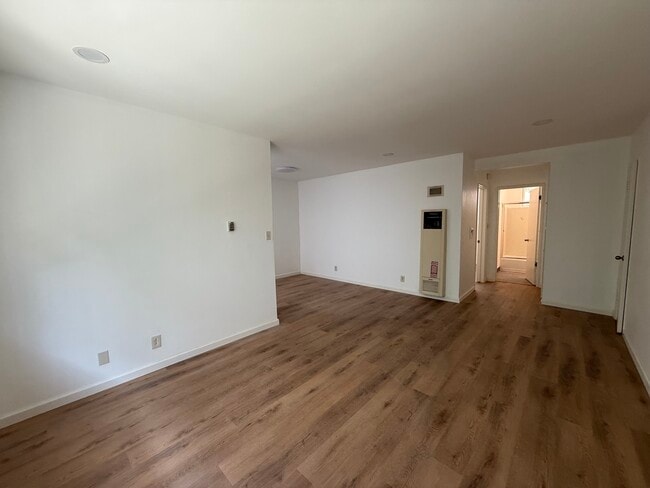 453 N Oxford Ave, Unit 2