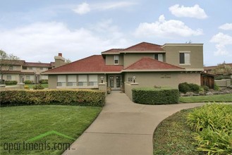 Las Casas De San Pedro Apartments in Morgan Hill, CA - Building Photo - Building Photo